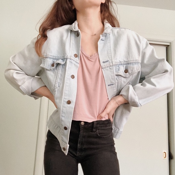 ❌SOLD — LEVI’S Oversized Denim Jacket - Picture 2 of 7